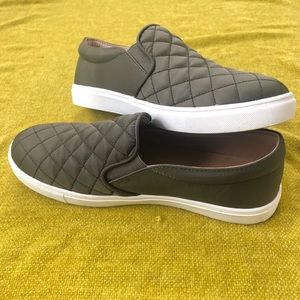 A New Day Quilted Slides, Size 8